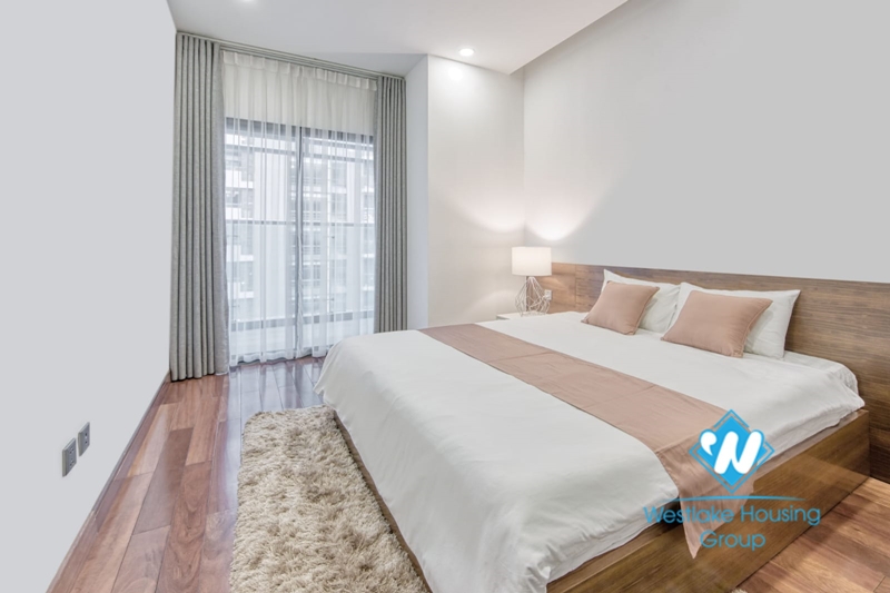 3-bedroom serviced apartment for rent in the center of Cau Giay district